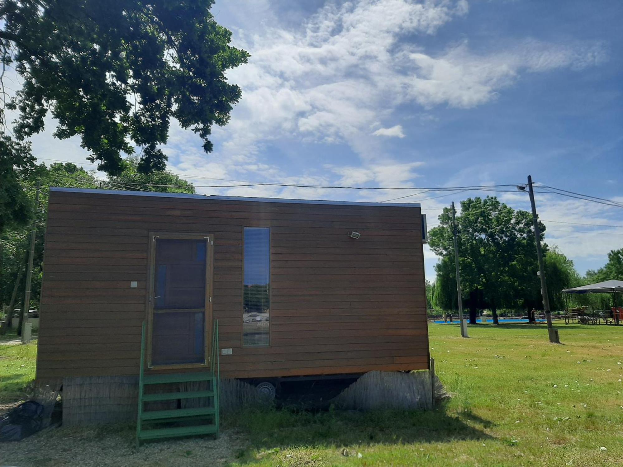 Szegedi Partfuerdo Kemping Es Apartman Exterior foto
