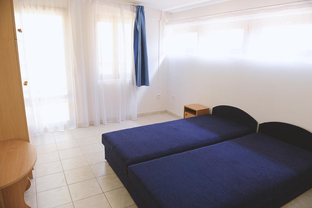 Szegedi Partfuerdo Kemping Es Apartman Exterior foto